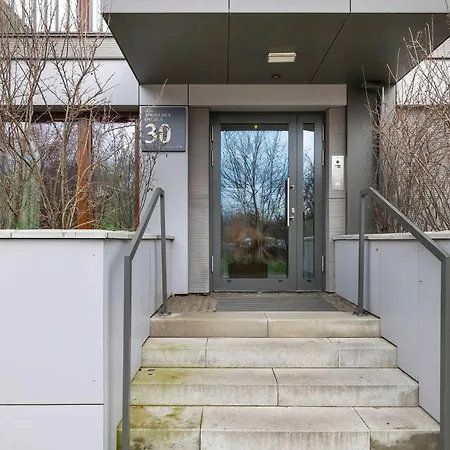 Unique In The Centre Of Close To The Old Town By Renters Apartment